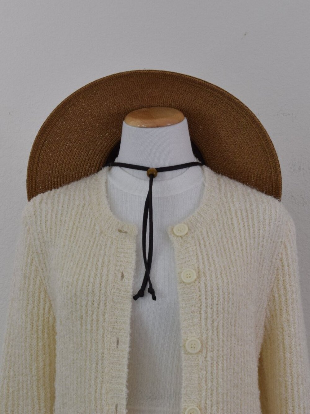 Vintage 70s/80s Bullock's‎ Cream Boucle Cardigan Sweater| made in Hong Kong size